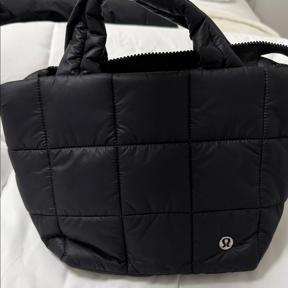 lululemon athletica Black Quilted Crossbody Bag - Picture 4 of 5